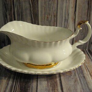 ROYAL ALBERT VAL D'OR FOOTED GRAVY BOAT AND UNDERPLATE